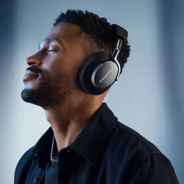 Bowers & Wilkins Px8 Wireless ANC over ear headphones Dark Forest